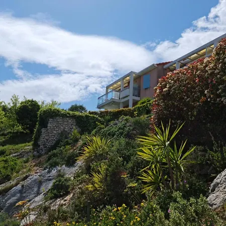 Apartment Les Batisdes Eze
